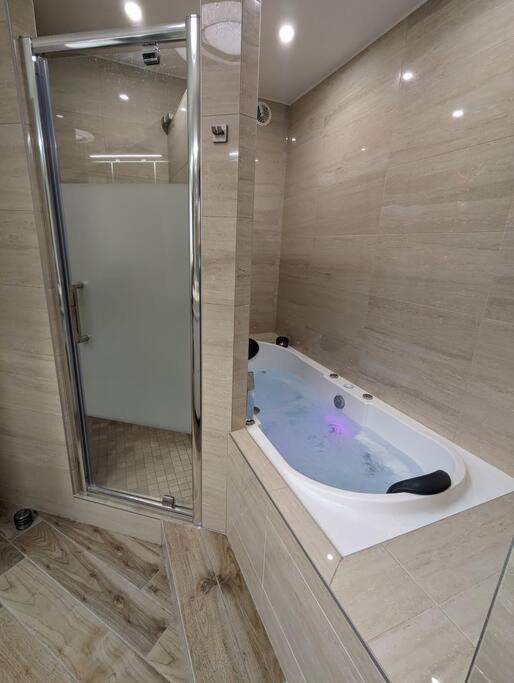 Le Cosy-Chic - T3 Balneo A Villeurbanne / Lyon Ngoại thất bức ảnh